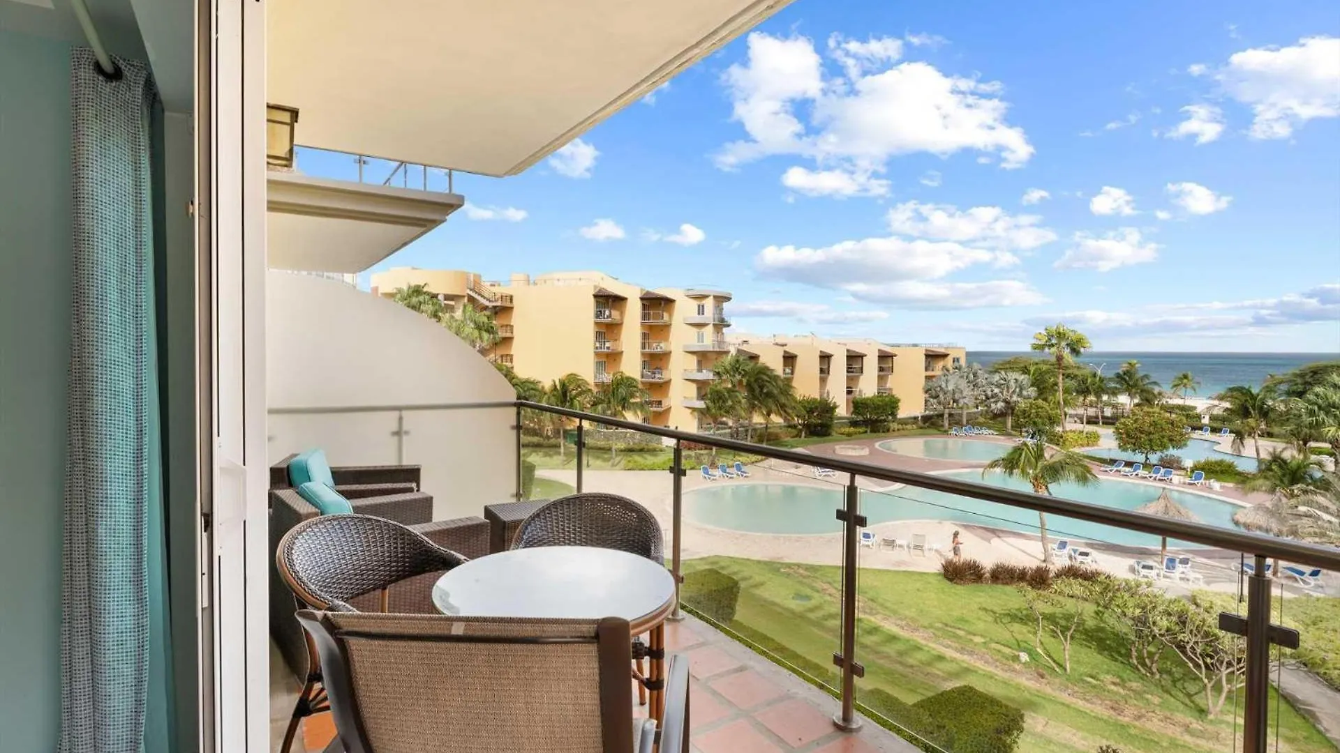 Prázdninový dům Beachfront - Paradise View 2Br Condo - A346 Palm Beach Aruba